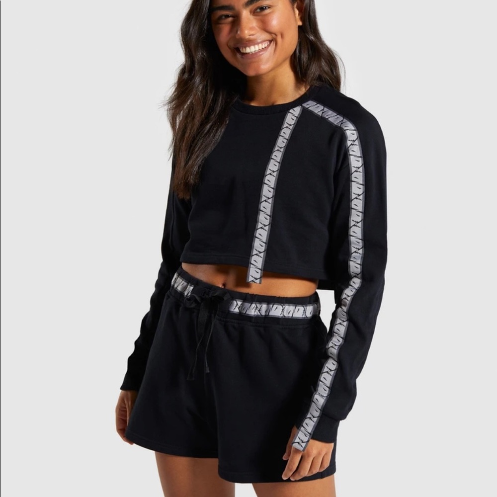 Gymshark 24/7 cropped sweatshirt small
